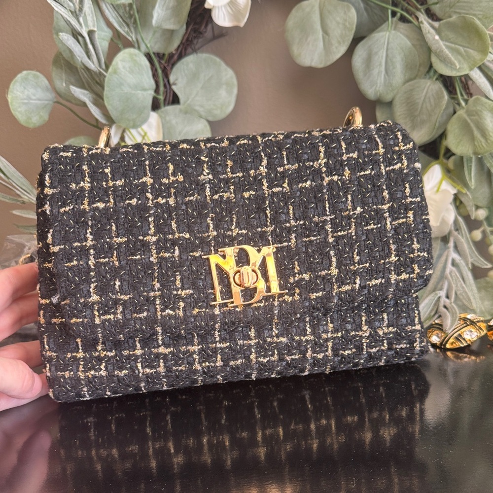 🖤 Badgley Mischka Tweed Shoulder Bag